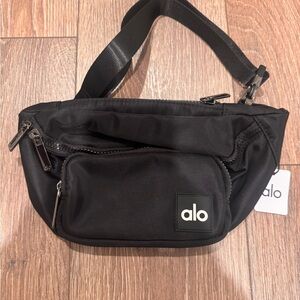 ALO Yoga Black Explorer Fanny